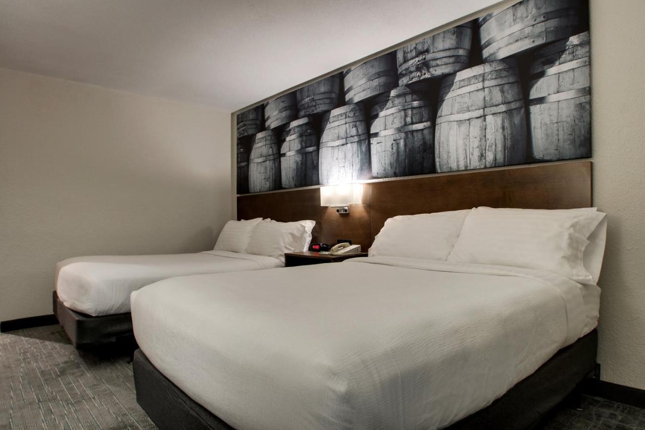 Clarion Pointe Near The Bruce Convention Center 3*