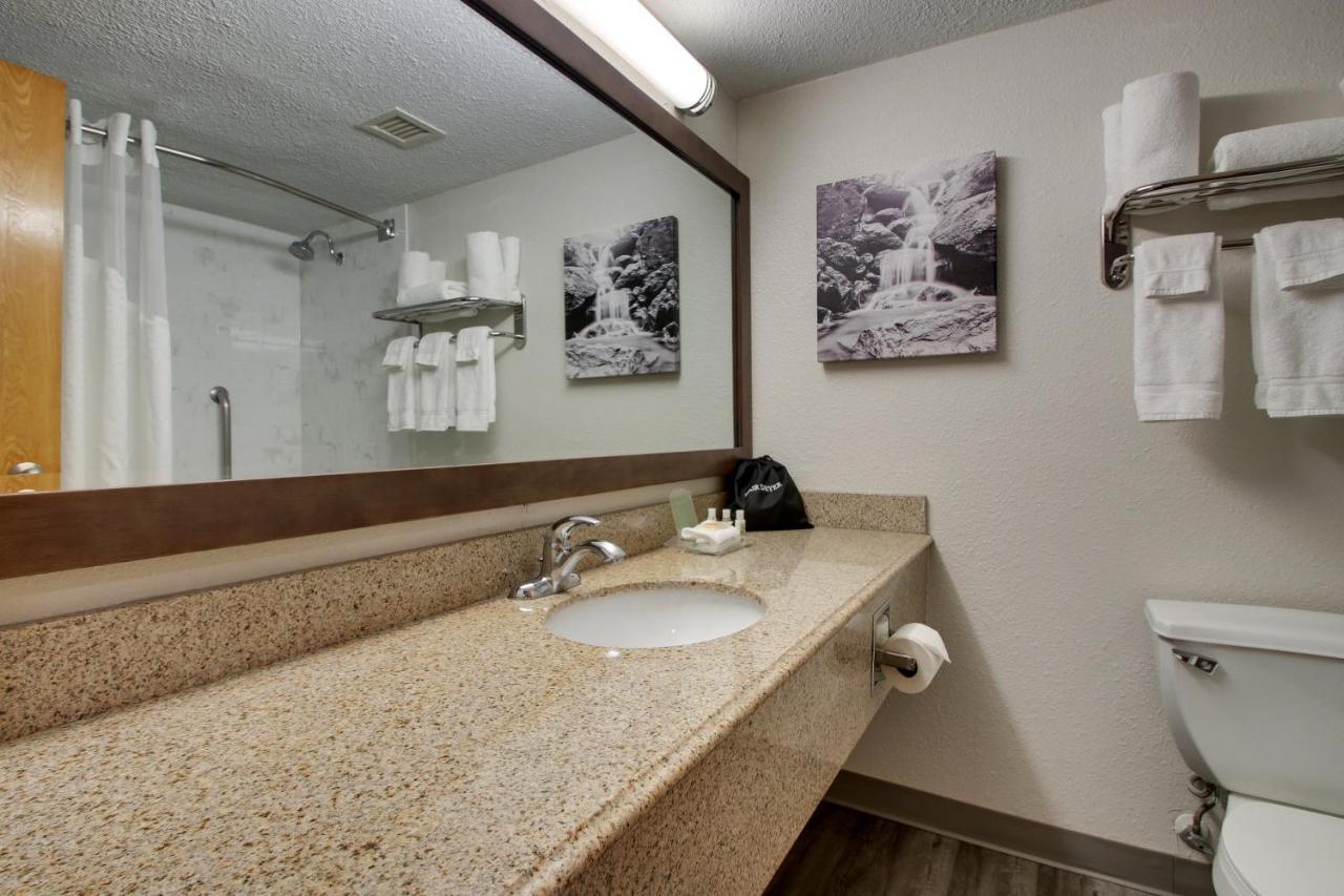 Hotel Clarion Pointe Near The Bruce Convention Center Hopkinsville